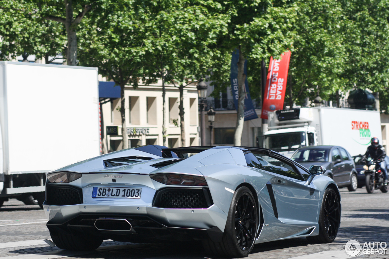 Lamborghini Aventador LP700-4 Roadster