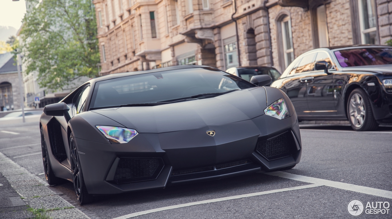 Lamborghini Aventador LP700-4