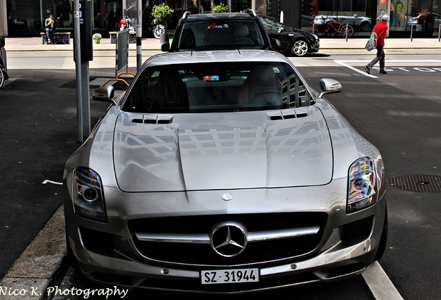 Mercedes-Benz SLS AMG