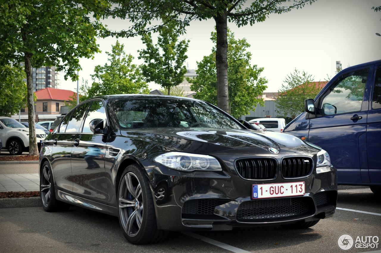 BMW M5 F10 2011