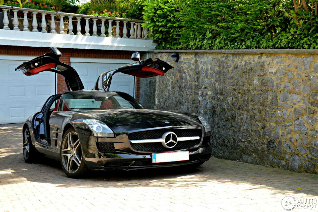 Mercedes-Benz SLS AMG