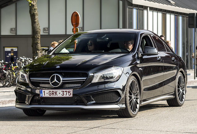 Mercedes-Benz CLA 45 AMG C117