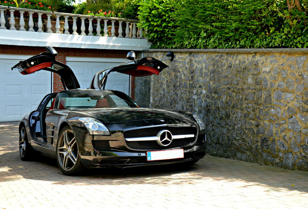 Mercedes-Benz SLS AMG