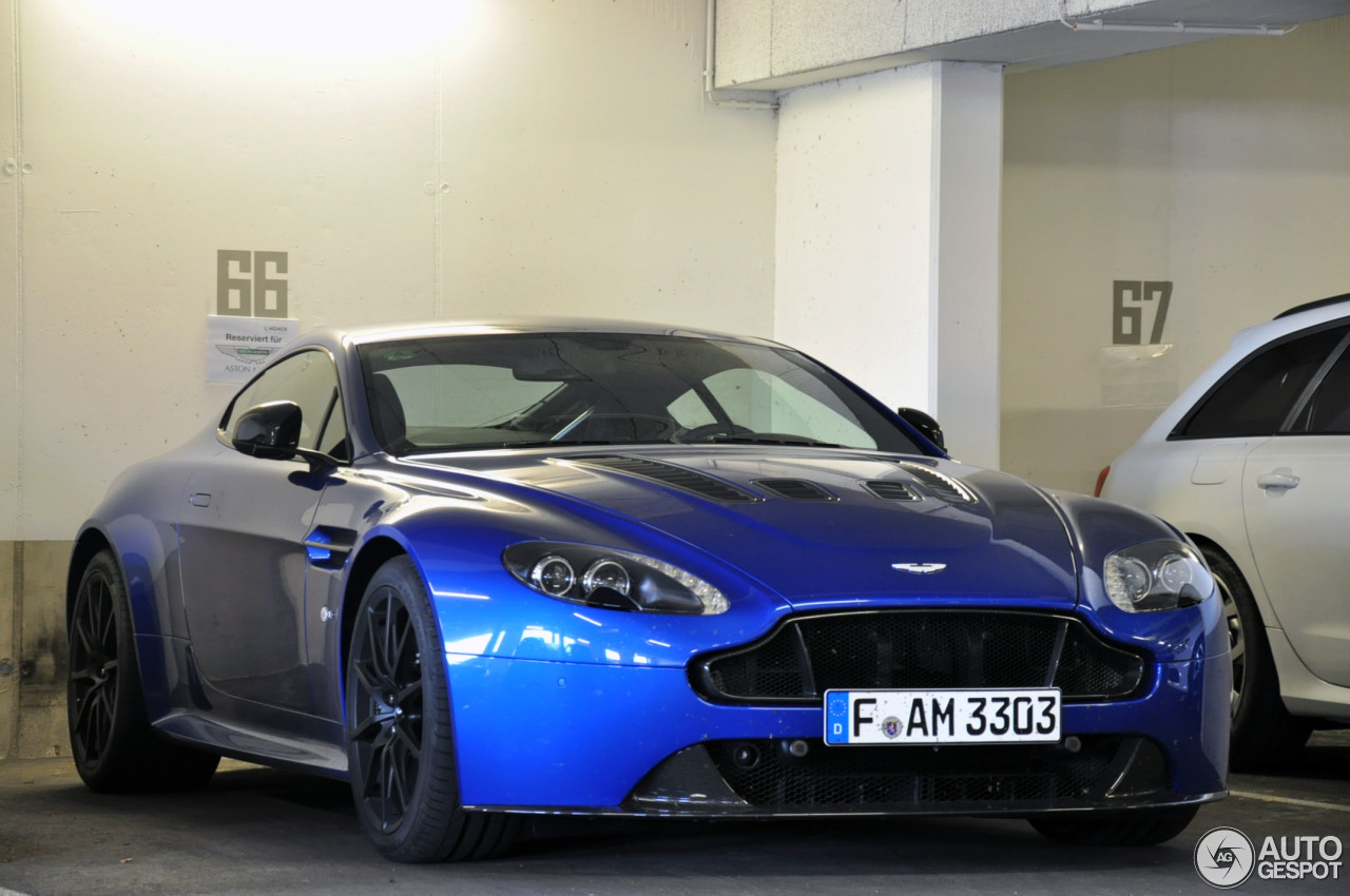 Aston Martin V12 Vantage S