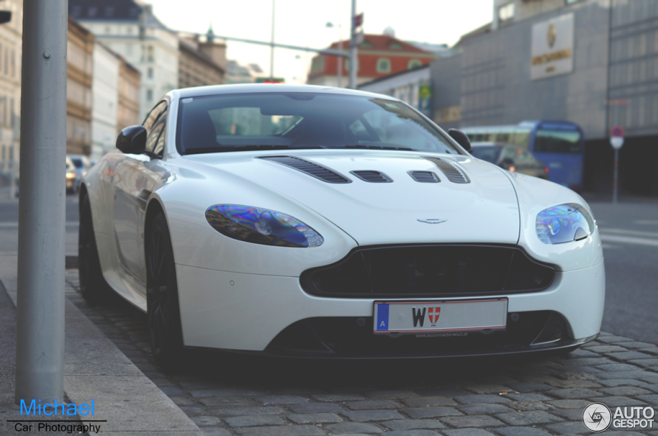 Aston Martin V12 Vantage S