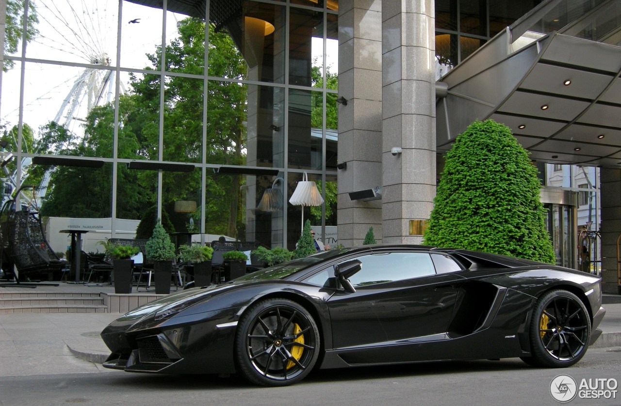 Lamborghini Aventador LP700-4 Roadster