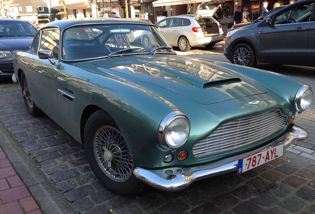 Aston Martin DB4