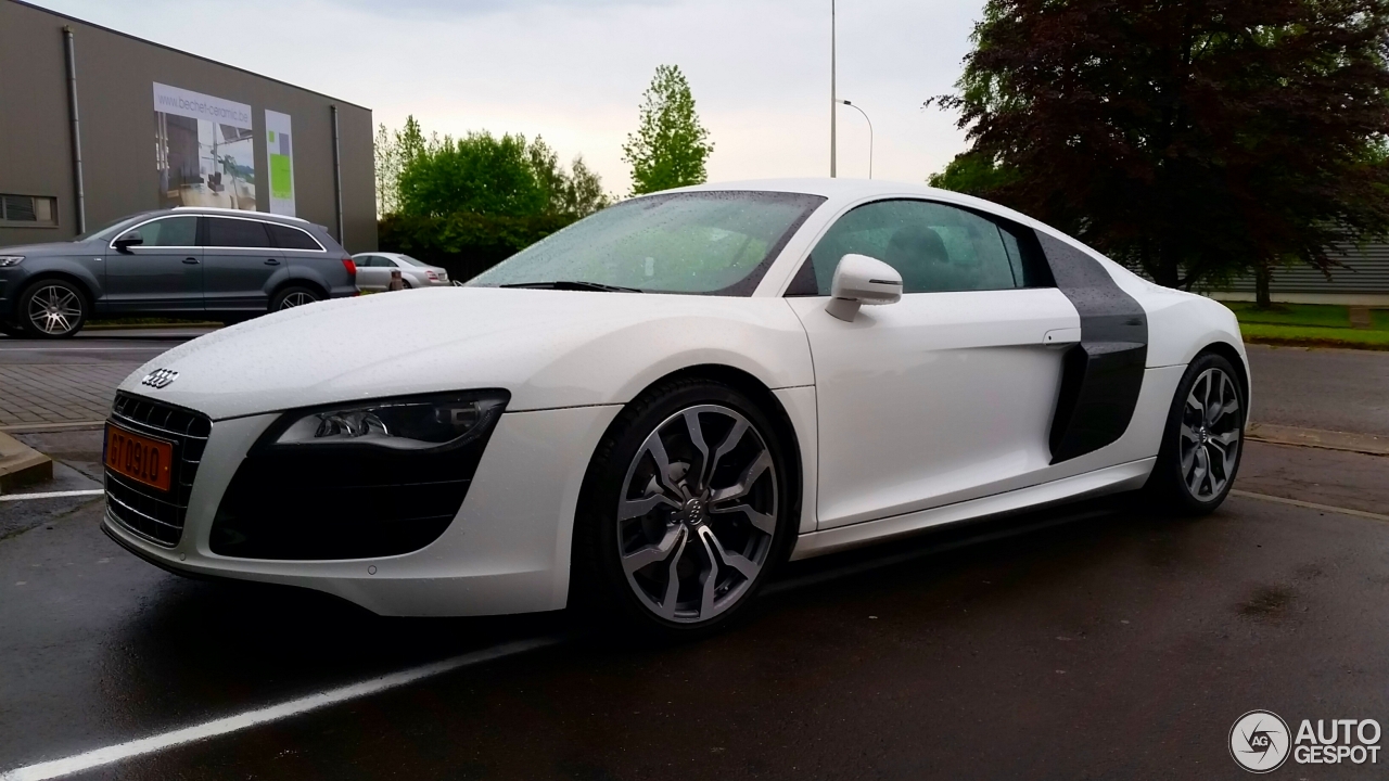 Audi R8 V10