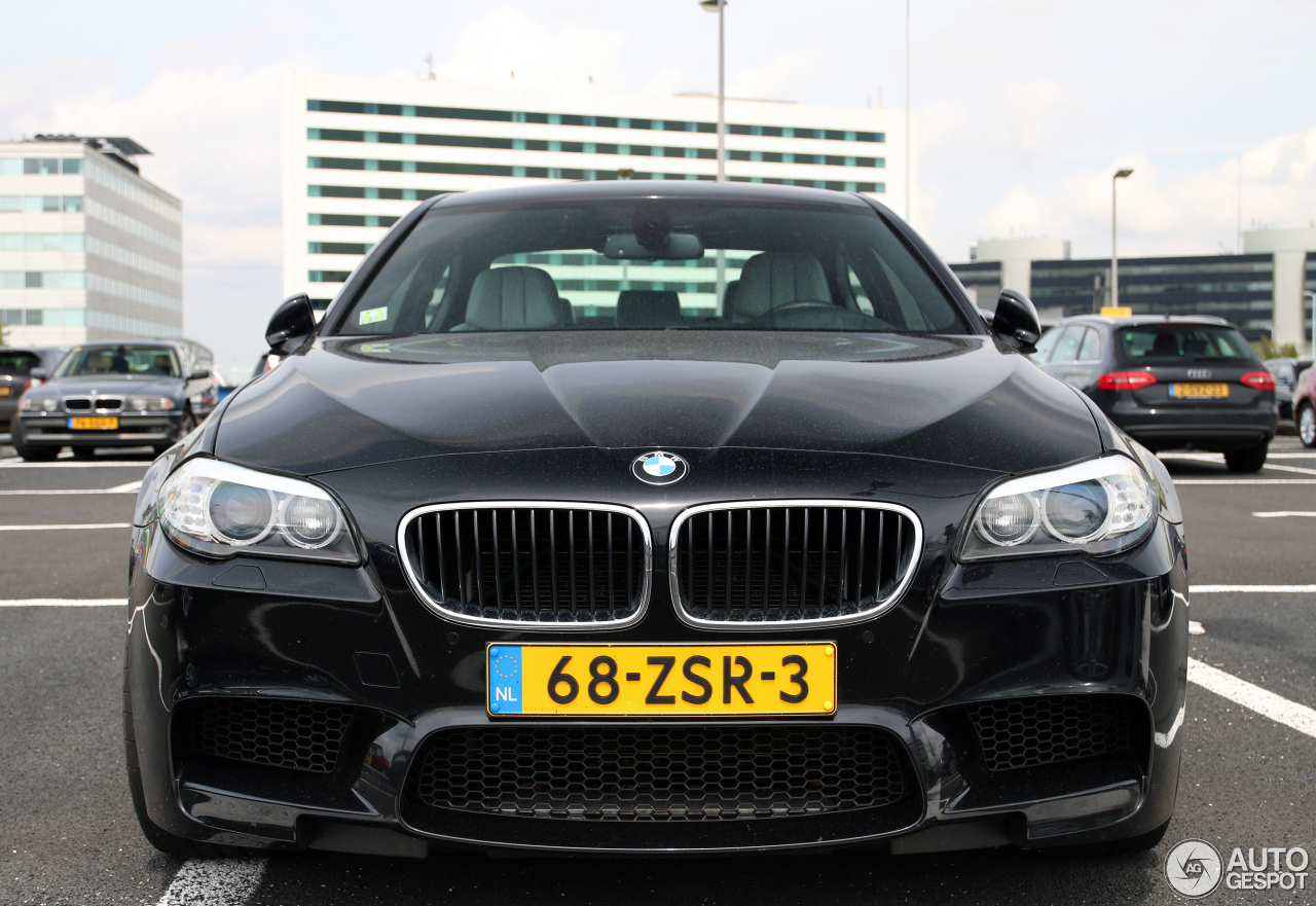 BMW M5 F10 2011