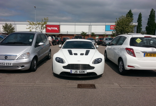 Aston Martin V12 Vantage