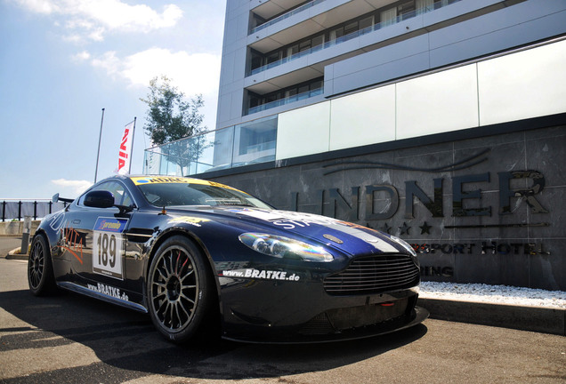 Aston Martin V8 Vantage GT4