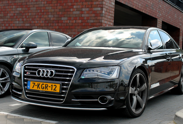 Audi S8 D4