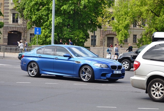 BMW M5 F10 2011