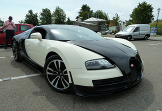 Bugatti Veyron 16.4 Grand Sport Vitesse Lang Lang Edition