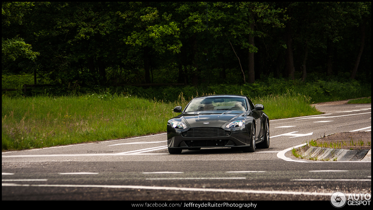 Aston Martin V8 Vantage 2012