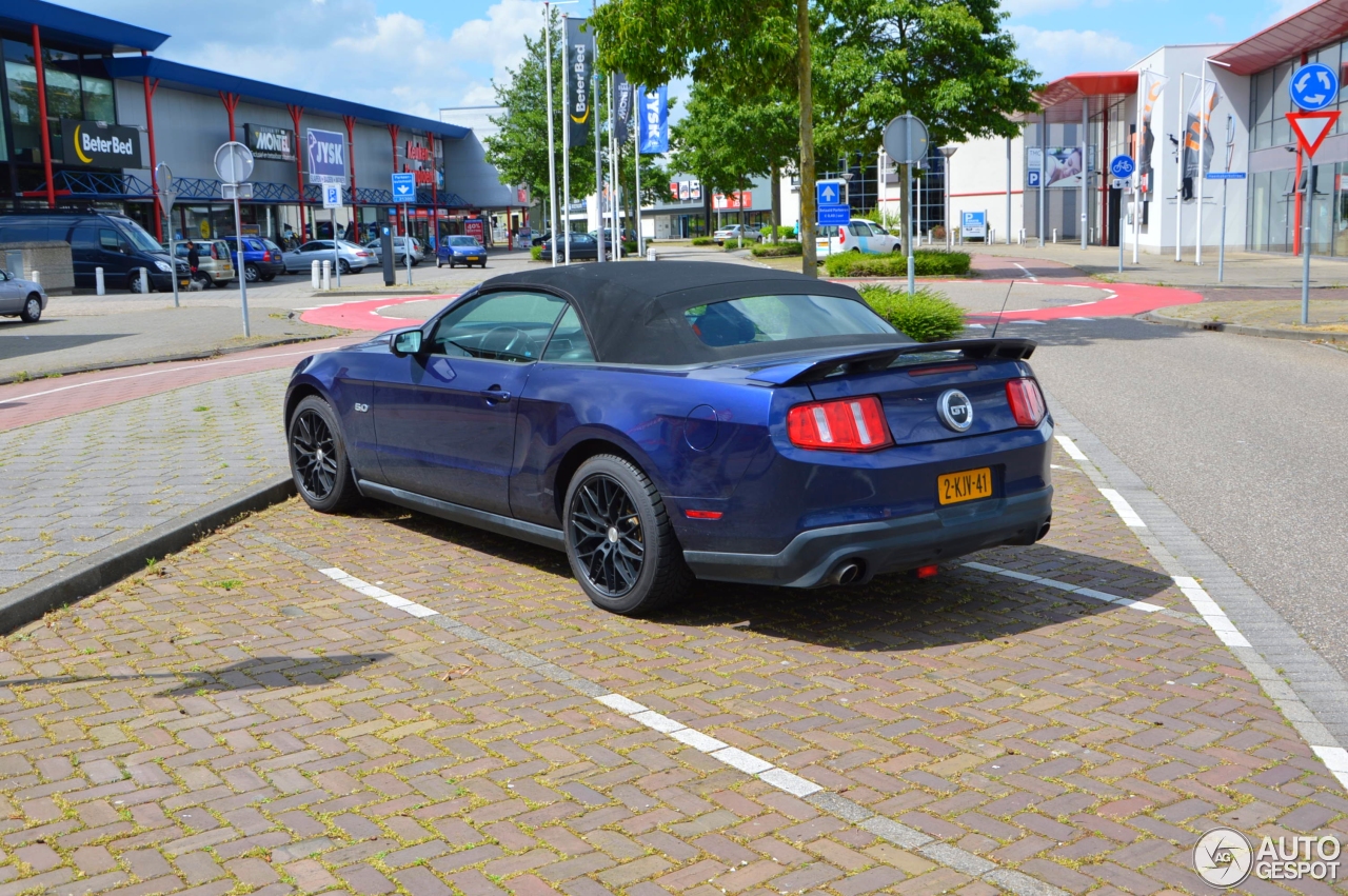 Ford Mustang GT Convertible 2011