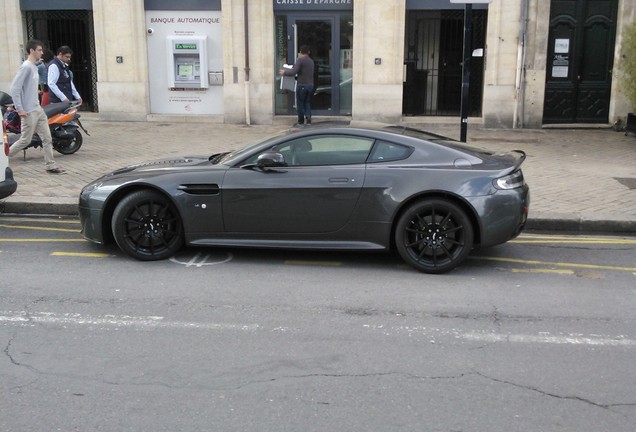 Aston Martin V12 Vantage S