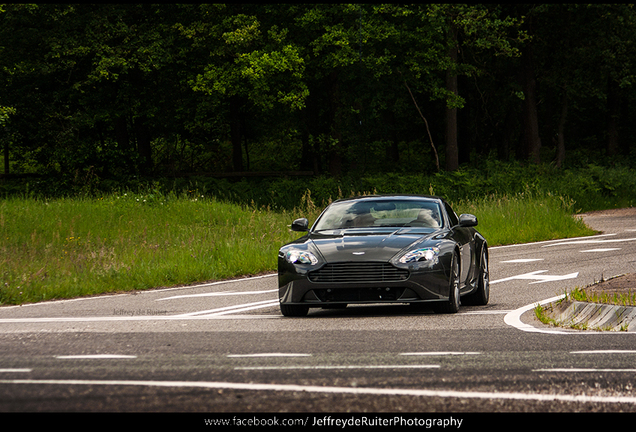 Aston Martin V8 Vantage 2012