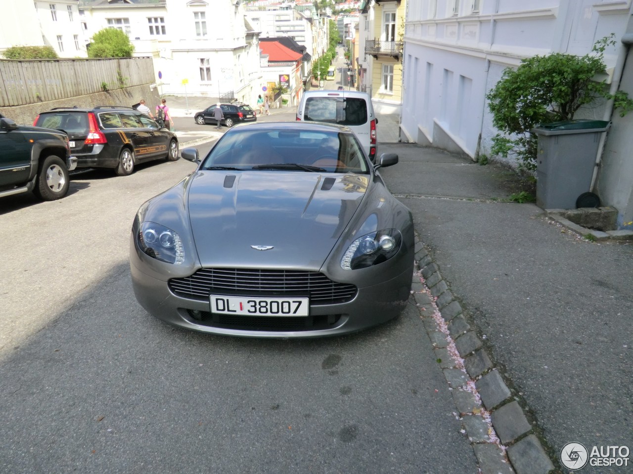 Aston Martin V8 Vantage