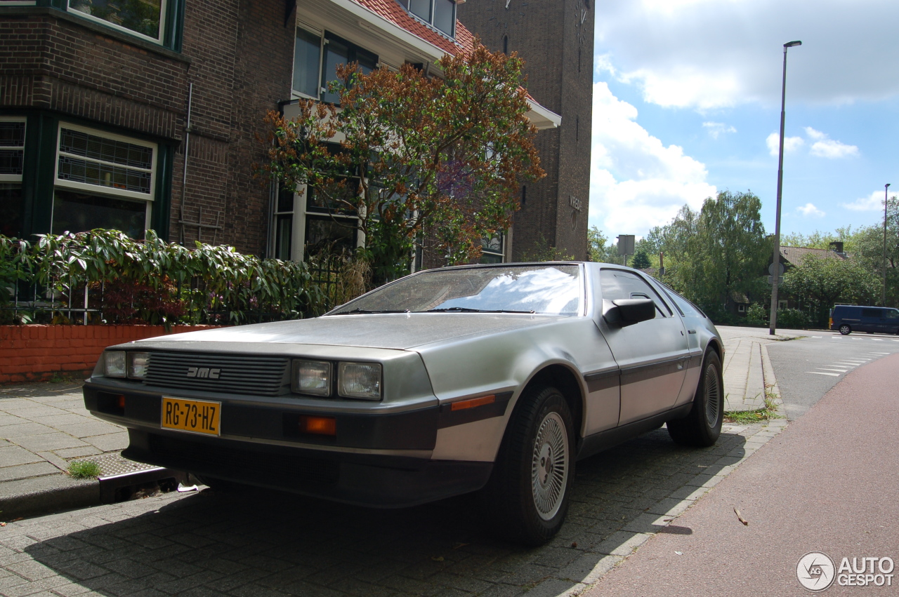 DeLorean DMC-12