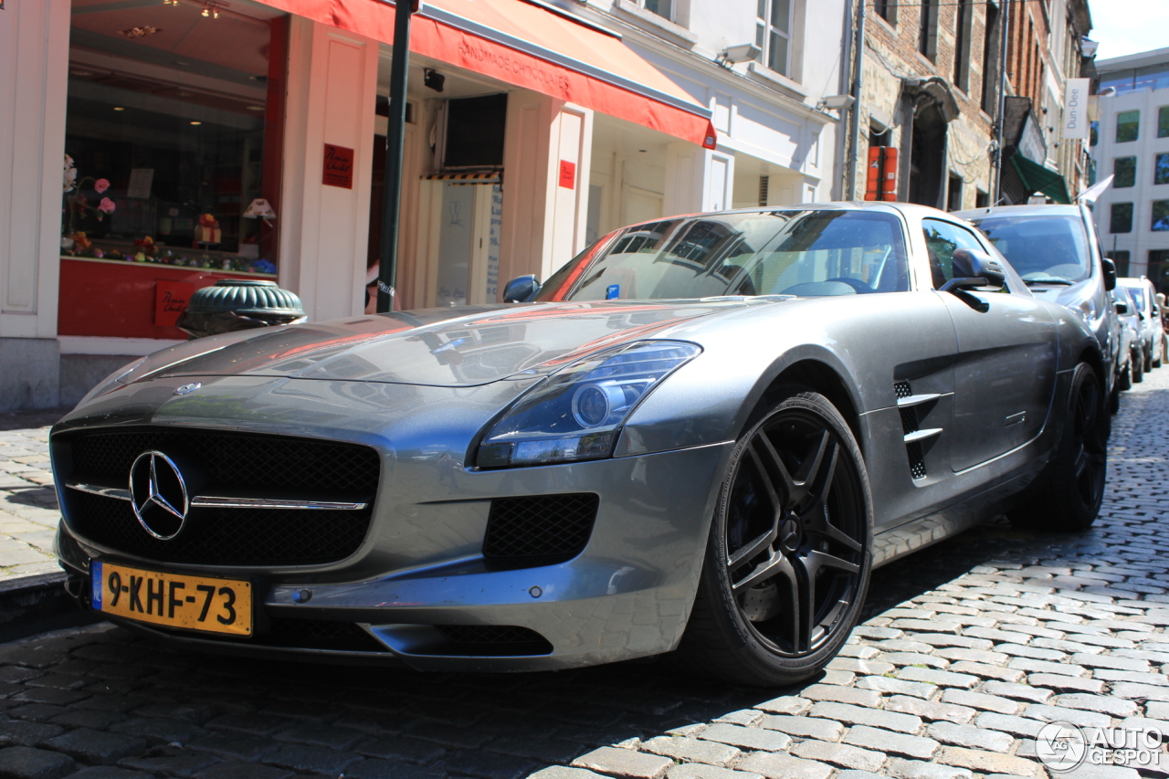 Mercedes-Benz SLS AMG