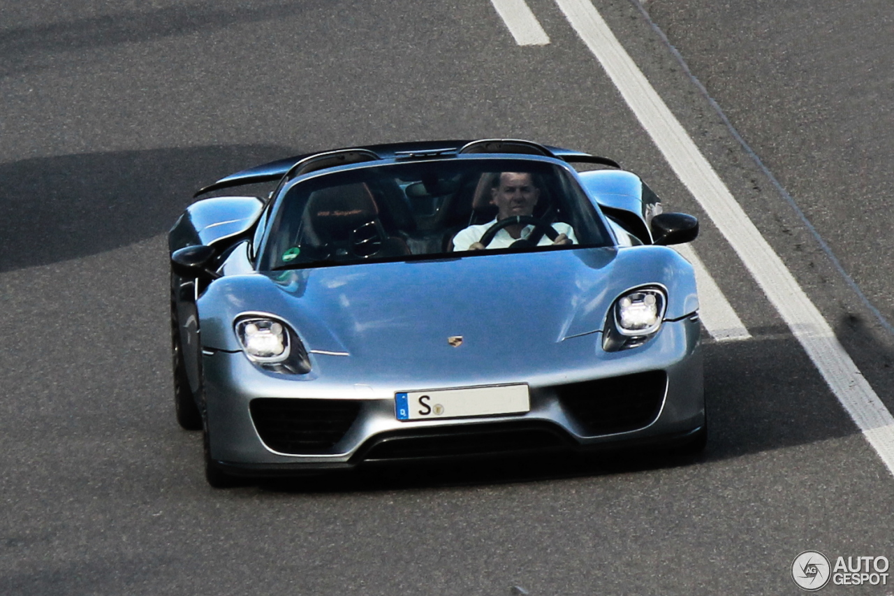 Porsche 918 Spyder Weissach Package