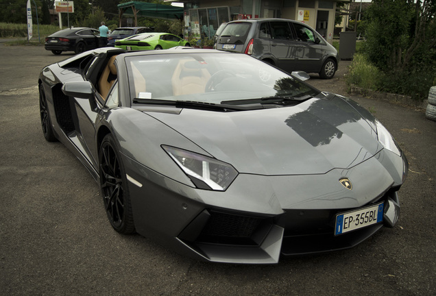 Lamborghini Aventador LP700-4 Roadster