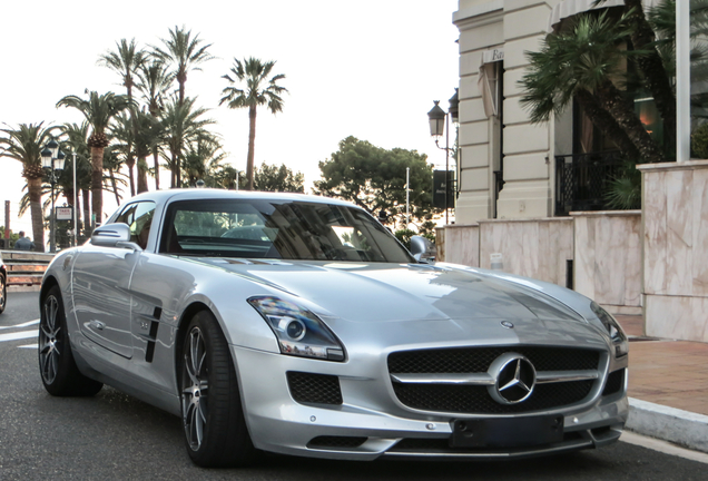 Mercedes-Benz SLS AMG