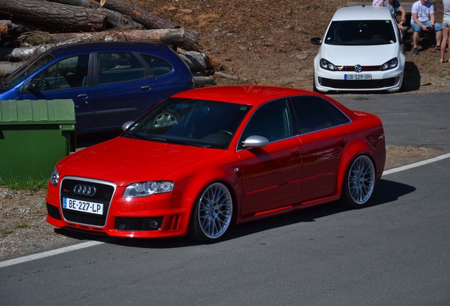 Audi RS4 Sedan