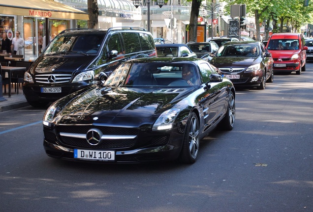 Mercedes-Benz SLS AMG