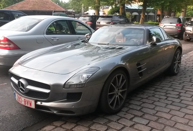 Mercedes-Benz SLS AMG