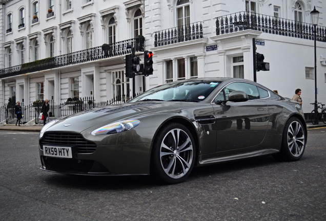 Aston Martin V12 Vantage