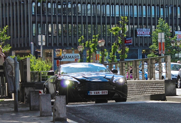 Aston Martin V12 Vantage Carbon Black Edition