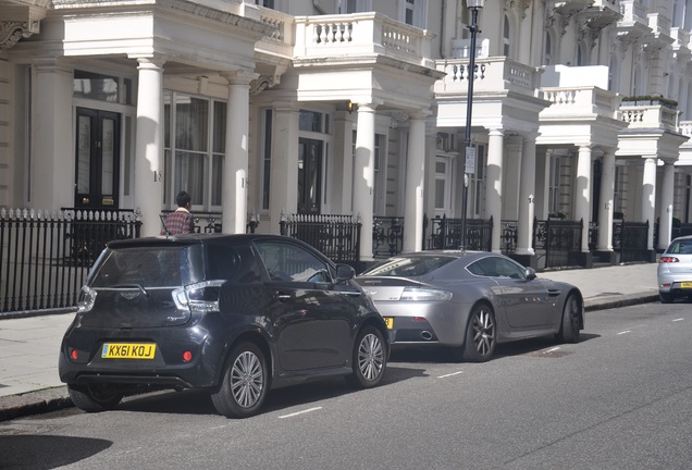 Aston Martin V8 Vantage 2012