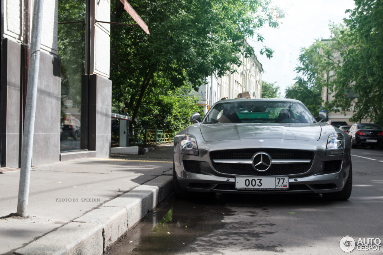 Mercedes-Benz SLS AMG