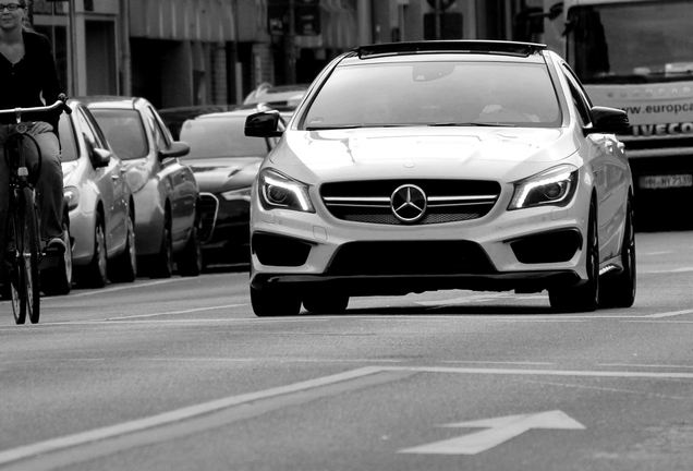 Mercedes-Benz CLA 45 AMG C117