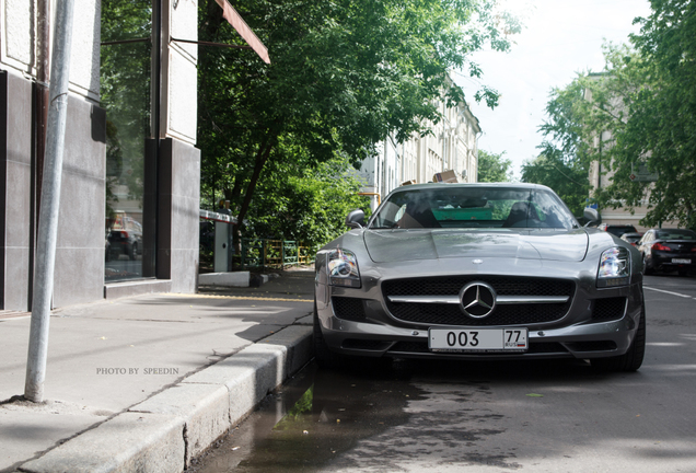 Mercedes-Benz SLS AMG