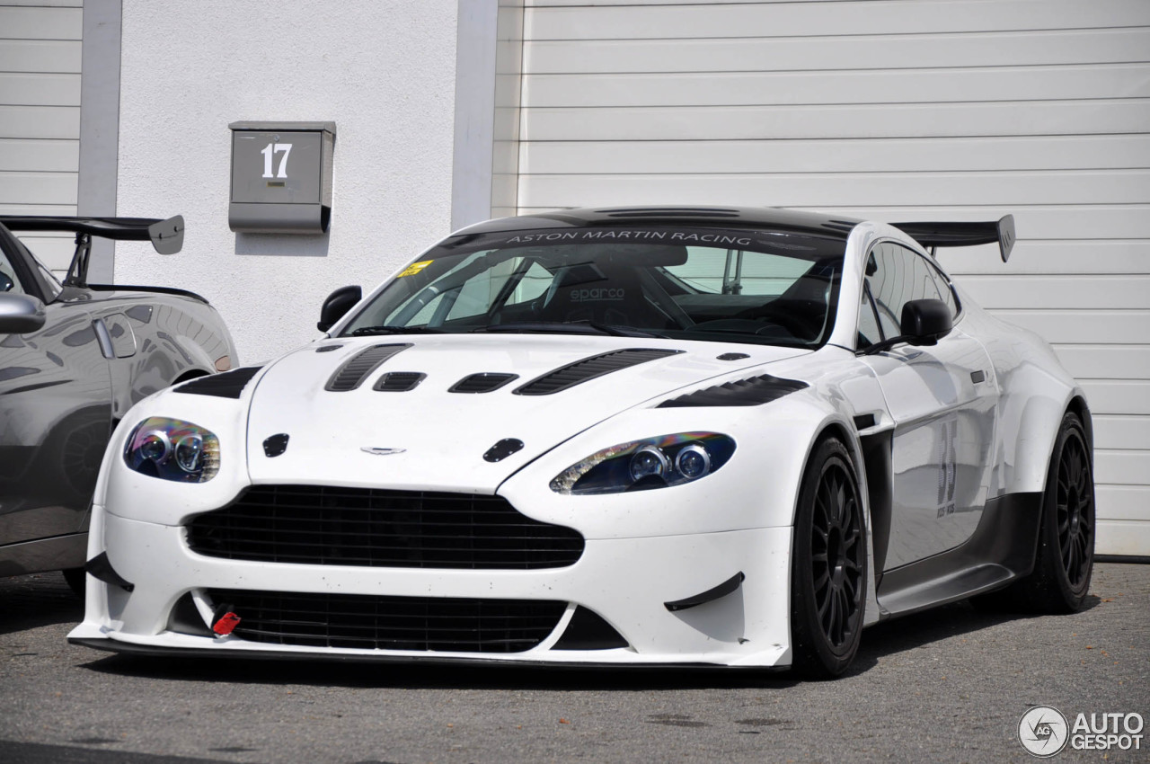 Aston Martin V12 Vantage S GT4