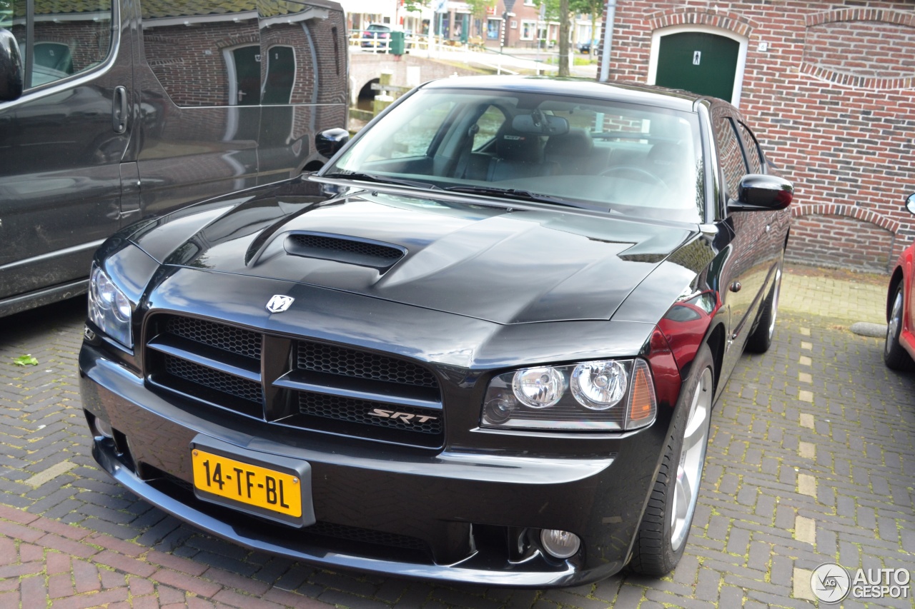 Dodge Charger SRT-8