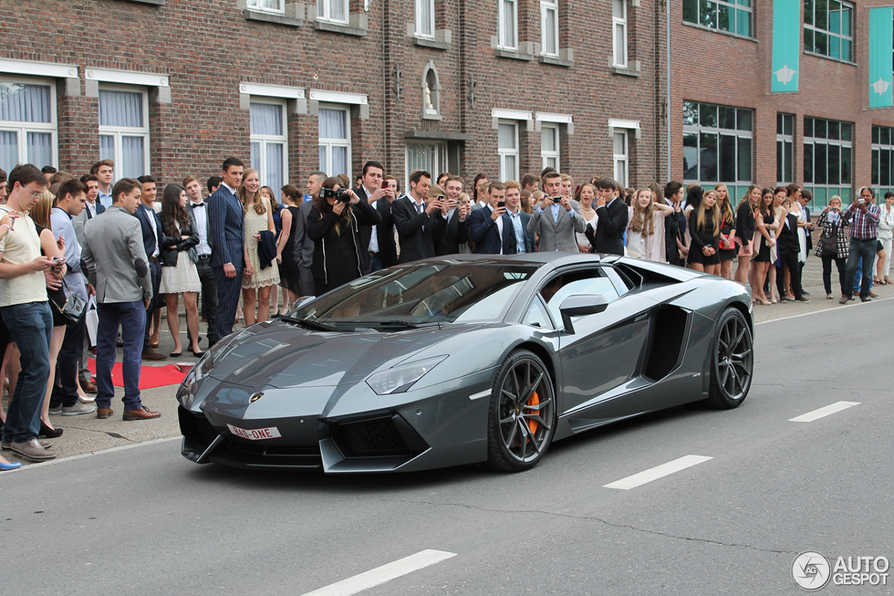 Lamborghini Aventador LP700-4 Roadster