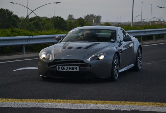 Aston Martin V12 Vantage