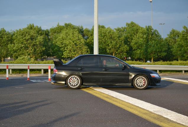 Mitsubishi Lancer Evolution VII FQ-300