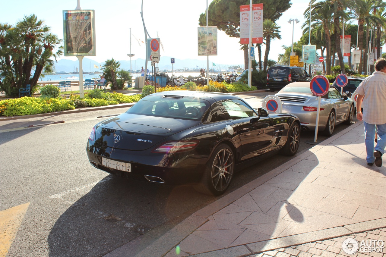 Mercedes-Benz SLS AMG