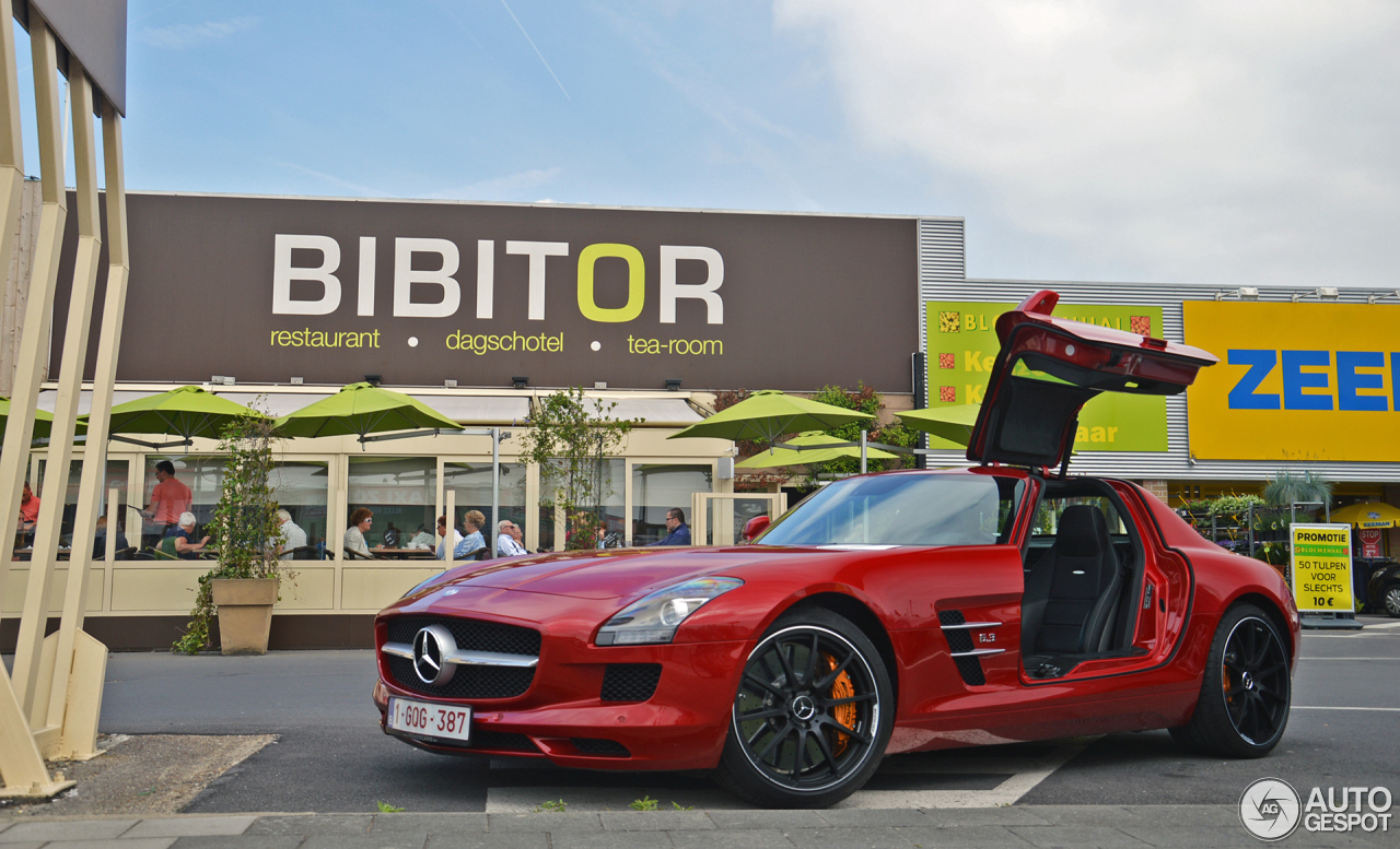 Mercedes-Benz SLS AMG