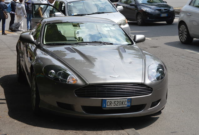 Aston Martin DB9