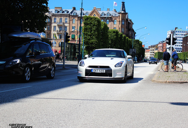 Nissan GT-R 2012