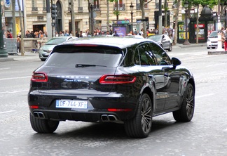 Porsche 95B Macan Turbo