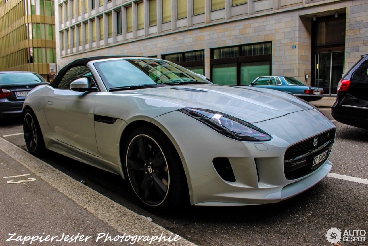 Jaguar F-TYPE S V8 Convertible