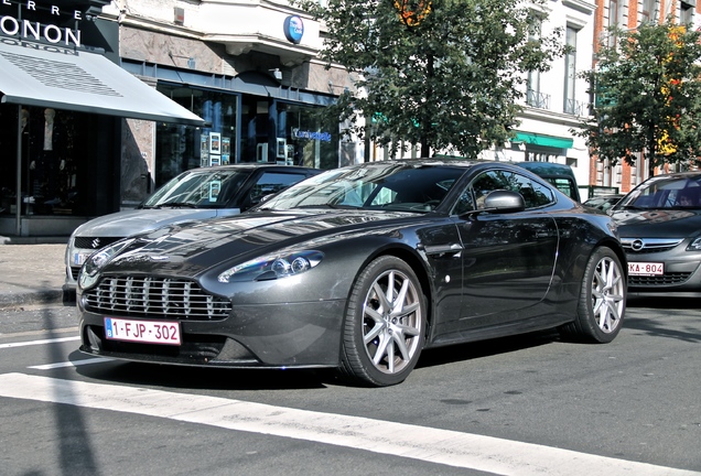 Aston Martin V8 Vantage S