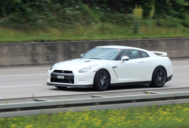 Nissan GT-R 2011